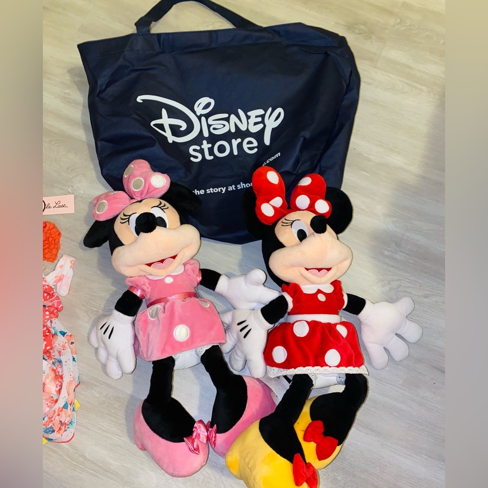 Brandnew 2 mini Mouse with shopping bag from Disney